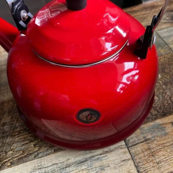 Le Creuset red enamel kettle - Picture 5 of 5